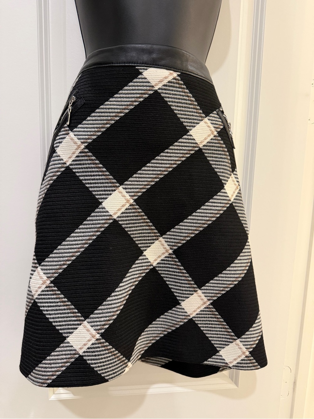 White House Black Market Plaid Wool Blend Skirt Faux Leather Trim Size 6
